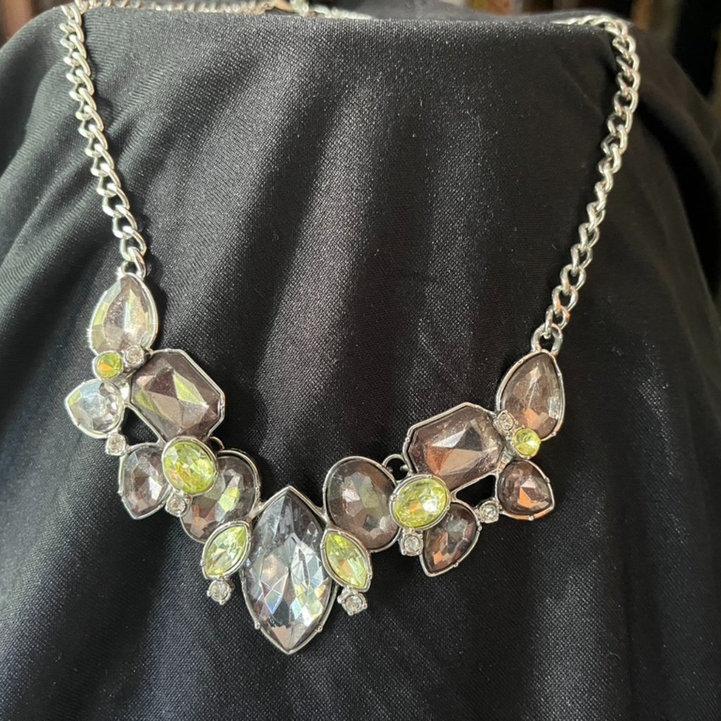 Vera Wang Statement Necklace Green Citrine Gray Chunky Jewels 15$